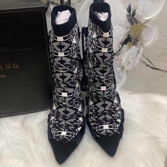 Shoes - Stiletto Bootie Size 7.5 - Color- Black- White
